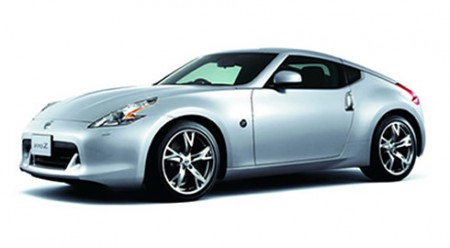 370z: Con corazón salvaje, pero deseoso por complacer. El brioso motor VQ V6 de 3.7 litros del 370Z proporciona unos sorprendentes 329 HP de potencia máxima, mientras que el sistema VVEL (Válvula de Levante Variable).