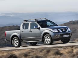 NAVARA                                                        La Nueva configuración Heavy Duty con carrocería más robusta, mayor altura y protección inferior de motor, hacen esta nueva camioneta el vehículo perfecto para las más altas exigencia   